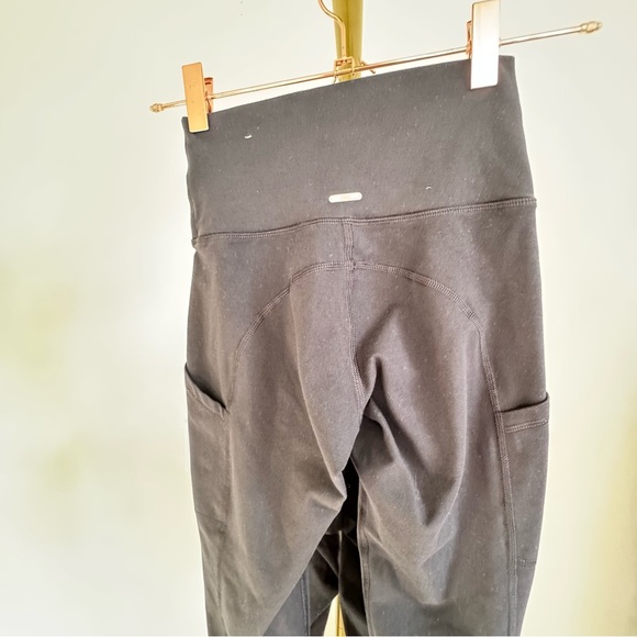 Bundle of 2 Aerie Leggings. 1- with pockets, 2 - no pockets - Picture 7 of 13